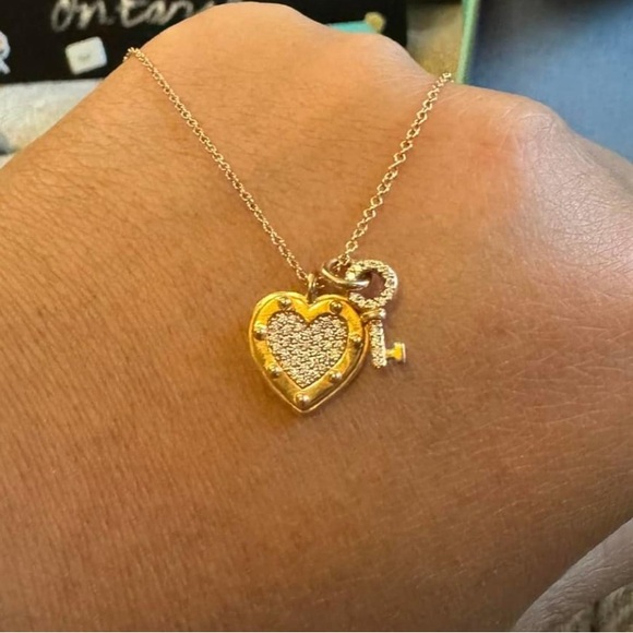 Tiffany & Co Return to Tiffany Love Heart Tag Key Pendant 🩵 - Picture 3 of 12